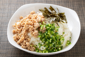 鶏そぼろぶっかけそうめん。
