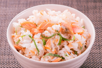 焼き鮭混ぜごはん。
