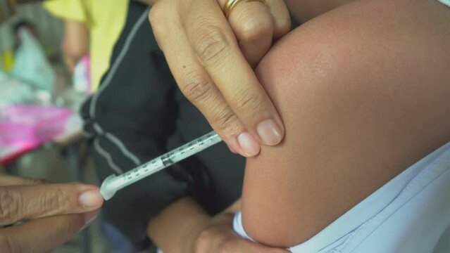 corona virus vaccine arm injection syringe needle medical covid-19 treatment HD 4k