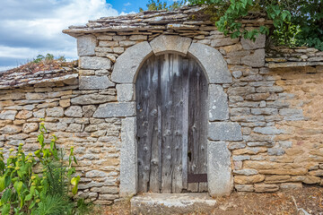 Clé de voûte, portail ancien