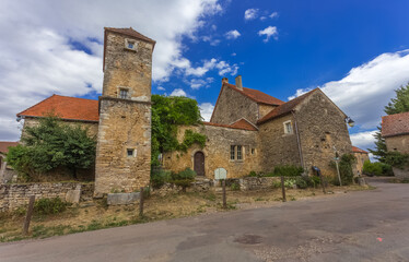 Fototapeta na wymiar Village de Chateauneuf-en-Auxois, Côte-d’Or, Bourgogne 