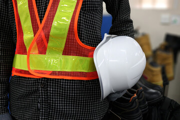 Safety equipment that must be used by construction workers to protect against work accidents