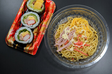 冷し中華とサラダ巻き