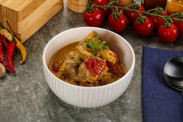 Yellow THai curry with beef