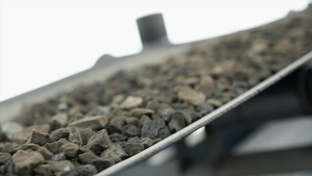 Belt Conveyor, Cold Elevator and hopper to supply cold aggregate from cold bin. Distribute cold aggregate via belt feeder to aggregate belt conveyor according to certain proportions