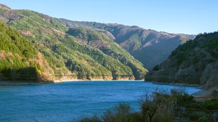 大井大橋が架かる井川湖の風景／日本静岡県静岡市