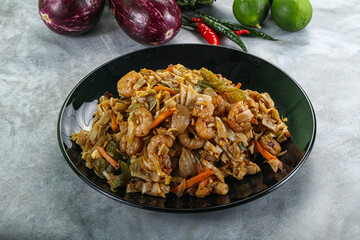 Pad thai - noodle with egg and prawn