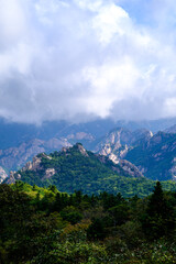 Naklejka premium Scenic view of Mt.Seoraksan against sky