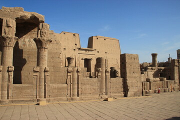 Temple d'Edfu : mur extérieur (Egypte) 