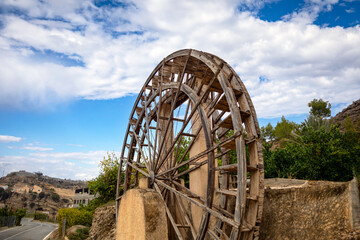 Vertical photograph of the Miguelico N&uacute;&ntilde;ez irrigation wheel in the Blanca orchard in the Ricote Valley, Murcia