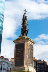 Fototapeta premium Gijón Estatua de Pelayo fuente de pelayo 2024