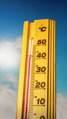 The thermometer displays a high heatwave temperature of 43 degrees Celsius. A red alarm gives a...