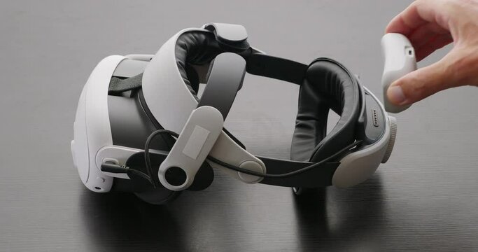 Connection external battery on VR Headset. 