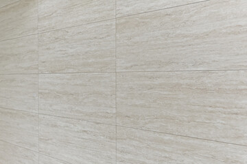 Marble tiles with a horizontal wave feel