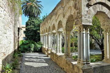 Old building courtyard garden, Palermo, Sicily, Italy, Europe