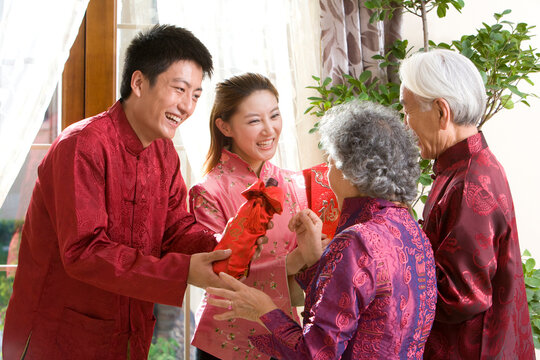 Family sending Chinese New Year gifts
