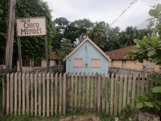 fachada da casa onde morou chico mendes, em Xapuri, Acre