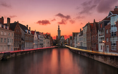 Symmetric long exposure in Bruges canals - obrazy, fototapety, plakaty
