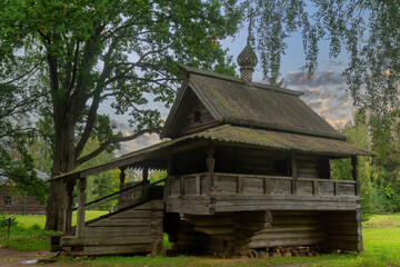 Fototapeta na wymiar The Vasilevo estate is an open-air museum of ancient architecture.