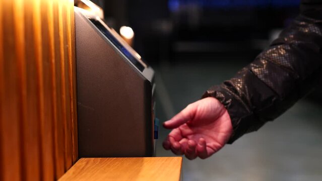 automatic payment machine