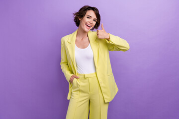 Photo of young business lady thumb up good job feedback wear trendy elegant glamour lime yellow...