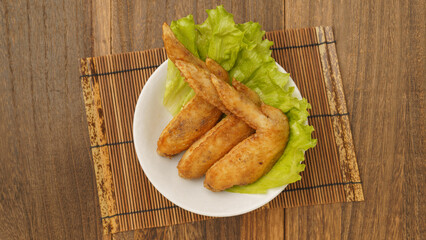 日本の料理｜手羽先の唐揚げ