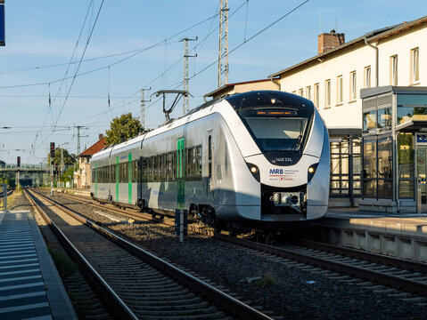 ELSTERWERDA, GERMANY - 9. September 2023: Alstom Coradia Continental train from the MRB (Mitteldeutsche Regiobahn) waiting at the platform. Public transportation in Saxony.