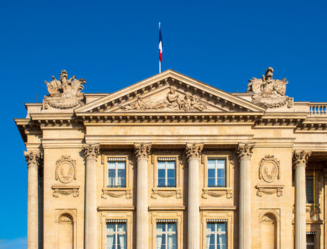 La fa&ccedil;ade de l'h&ocirc;tel Crillon &agrave; Paris, France