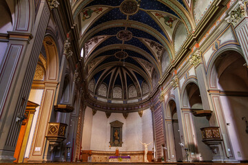 Fototapeta na wymiar Nef de l'église de Tossa de Mar en Espagne