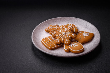 Delicious gingerbread cookies with honey, ginger and cinnamon