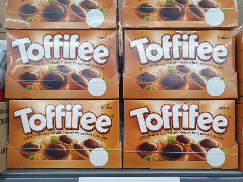 Box Of Toffifee Stock Photo - Download Image Now - Box - Container