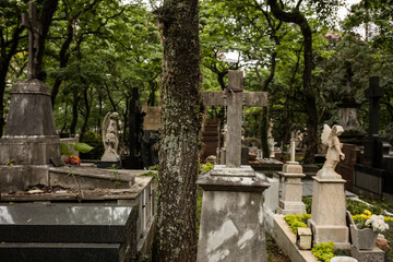 Fototapeta na wymiar Cemetery, one of the largest in the city of São Paulo, open for visits on days of the dead.