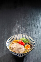 豚骨ラーメン　人気の和食