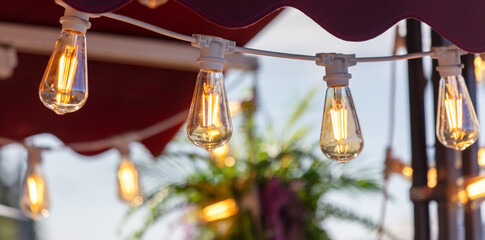 Decorative light bulbs in a cafe