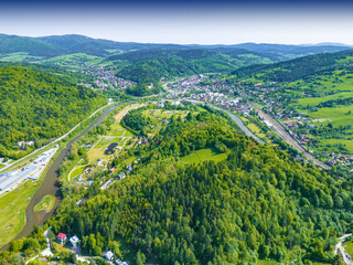 Lot nad Zapopradziem w Muszynie wiosną. Piękne, wiosenne krajobrazy. © rogozinski