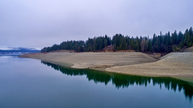Cle Elum Lake and the Cascade Mountains in December