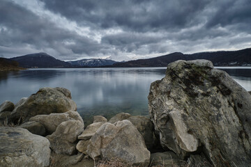 Tardo Autunno sulle rive del Lago di Campotosto - Abruzzo 