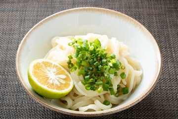 ぶっかけうどん(冷やし)。

