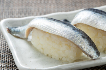 いわしにぎり寿司(酢締めイワシ)のアップ。
