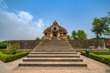he Khajuraho Group of Monuments are a group of Hindu and Jain temples in Chhatarpur district,...