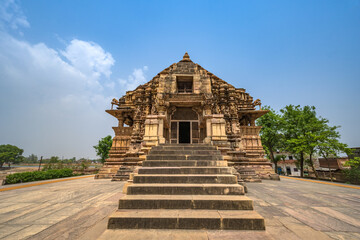 he Khajuraho Group of Monuments are a group of Hindu and Jain temples in Chhatarpur district,...