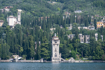 Küstenlinie Gardasee bei Gardone Riviera