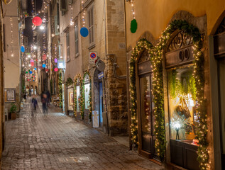 Fototapeta na wymiar Ancient Bergamo street illuminated for Christmas