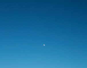 Lua azul