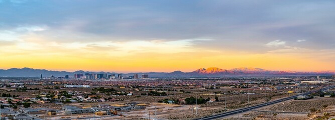 4K Panoramic View: Las Vegas Valley at Dusk © Only 4K Ultra HD