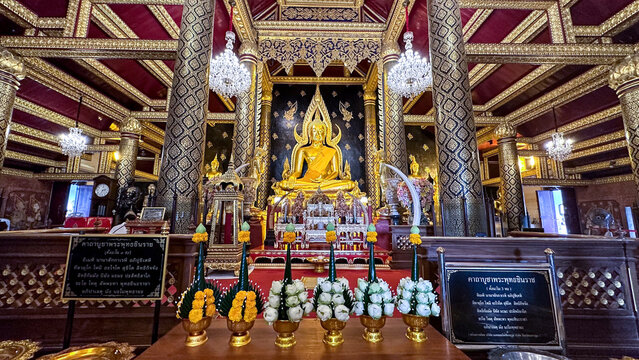 Phra Buddha Chinnarat, the very famous golden Buddha in Thailand, located in Wat Phra Si Ratana Mahathat Woramahawihan, Phitsanulok