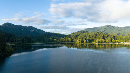 Fototapeta premium lake in the mountains in autumn