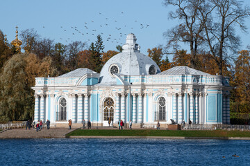 Fototapeta na wymiar The old Grotto Pavilion in Catherine Park on a October day. Tsarskoe Selo