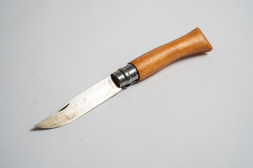 Taschenmesser aus Holz