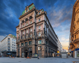 Graben Street in Vienna with beautiful mansions, Austria, morning view. - obrazy, fototapety, plakaty